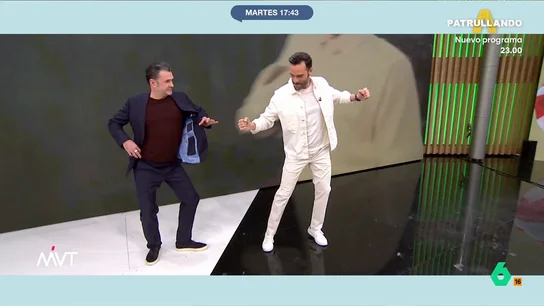 Iñaki López vuelve a 'perrear' con José Luis Torá al son de Bad Bunny Iñaki López y José Luis Torá le han cogido el gusto a lo de bailar con la música de Bad Bunny y, en este vídeo, arrancan el programa de Más Vale Tarde con un nuevo 'perreo made in Portugalete'.