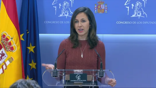 La secretaria general de Podemos, Ione Belarra, discute con Vito Quiles en el Congreso de los Diputados La secretaria general de Podemos, Ione Belarra, discute con Vito Quiles en el Congreso de los Diputados