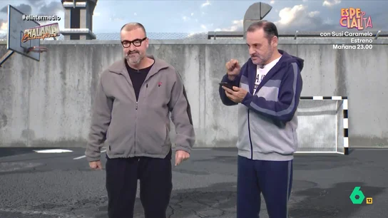 intermedio Chalana connection móvil en la cárcel Wyoming y Dani Mateo se convierten en José Luis Ábalos y Koldo García en esta parodia donde consiguen hacerse con un teléfono móvil en prisión. En lugar de preparar su defensa, el 'exministro' lo usa para chatear con sus 'sobrinas'.