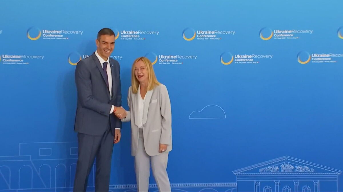 El distanciamiento entre Italia y España ya se veía venir con la política migratoria: mientras Sánchez regulariza, Meloni aprueba intercepciones navales