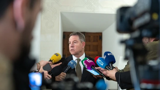 Emiliano García-Page atiende a los medios en el Palacio de Fuensalida Emiliano García-Page atiende a los medios en el Palacio de Fuensalida