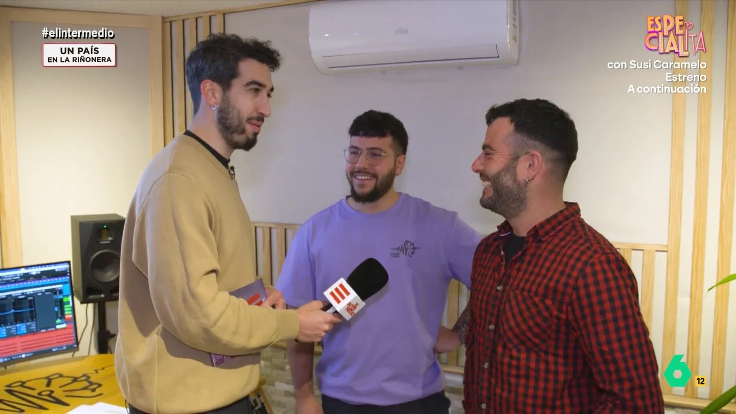Los músicos de 'Red Pontiac' reconocen a Isma Juárez que se metieron en el rock "por ligar y por dinero" y "al final, ninguna de las dos" Isma Juárez visita Arroyo del Cuéllar, un pueblo de 300 habitantes de Segovia donde viven hasta tres bandas de rock. En este vídeo, habla con una de ellas y hasta se anima a ponerse 'heavy'.