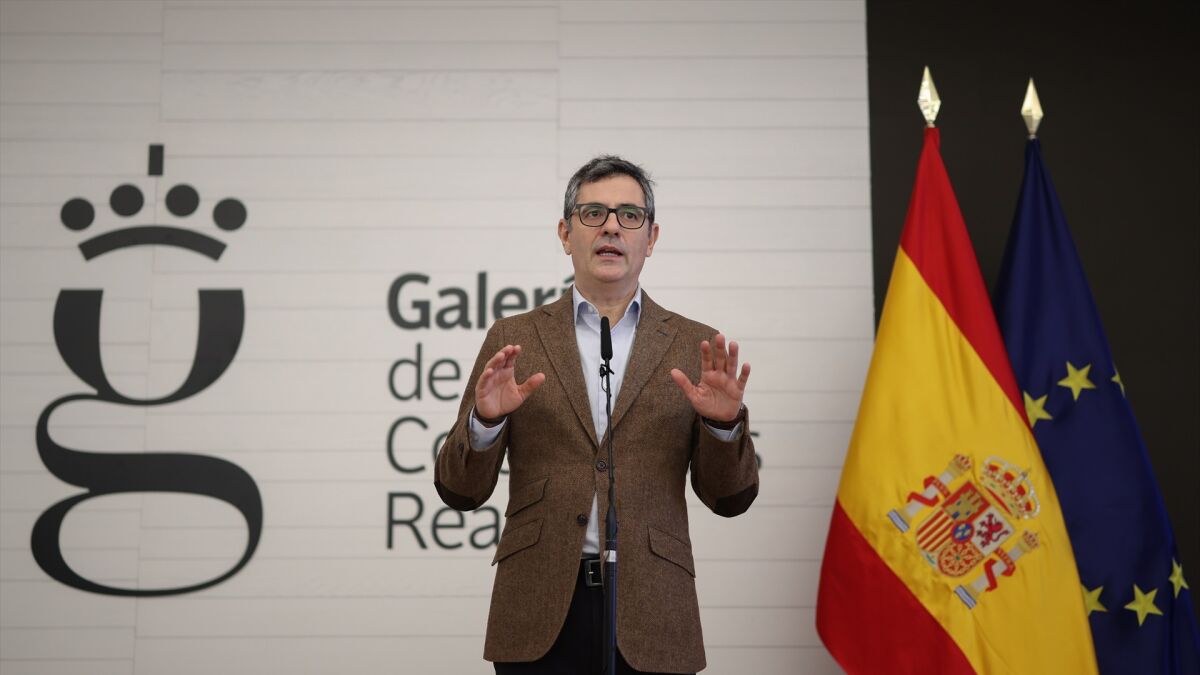 Bolaños se pone de perfil y dice que Lambán es un "referente" para los socialistas sin opinar sobre las críticas de Óscar López