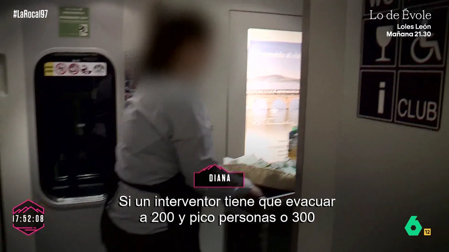 Tripulantes de Renfe denuncian precariedad en sus puestos tras el accidente de Adamuz: "No hacemos prácticas ni simulacros in situ" Tripulantes de Renfe denuncian precariedad en sus puestos tras el accidente de Adamuz: "No hacemos prácticas ni simulacros in situ"