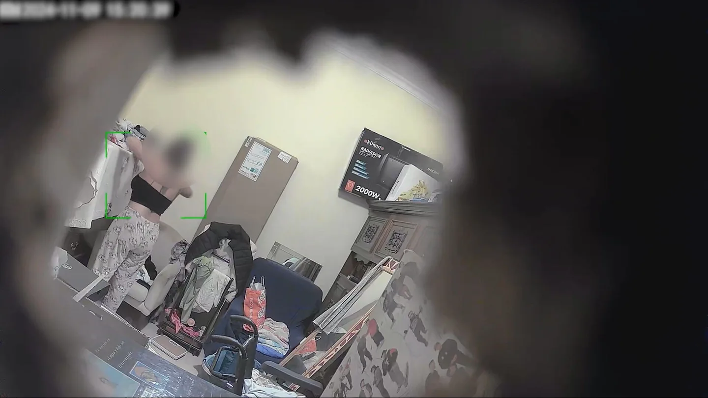 Detenido un hombre por instalar una cámara oculta en el dormitorio de una vivienda en Pilas. Detenido un hombre por instalar una cámara oculta en el dormitorio de una vivienda en Pilas.