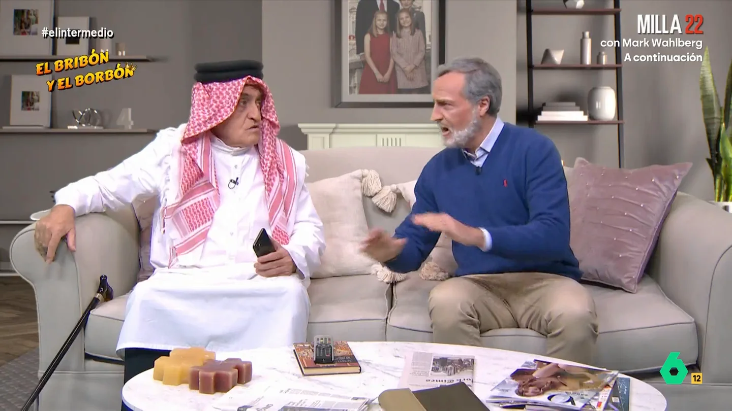 'Felipe VI' pide consejo a 'Juan Carlos I' sobre el futuro de la princesa Leonor: "Quiere vibrar en otra onda y experimentar" El Gran Wyoming y Raúl Pérez se vuelven a convertir en Juan Carlos I y Felipe VI. En esta ocasión, el 'rey' transmite a su 'padre' su preocupación ya que la princesa quiere estudiar Bellas Artes.