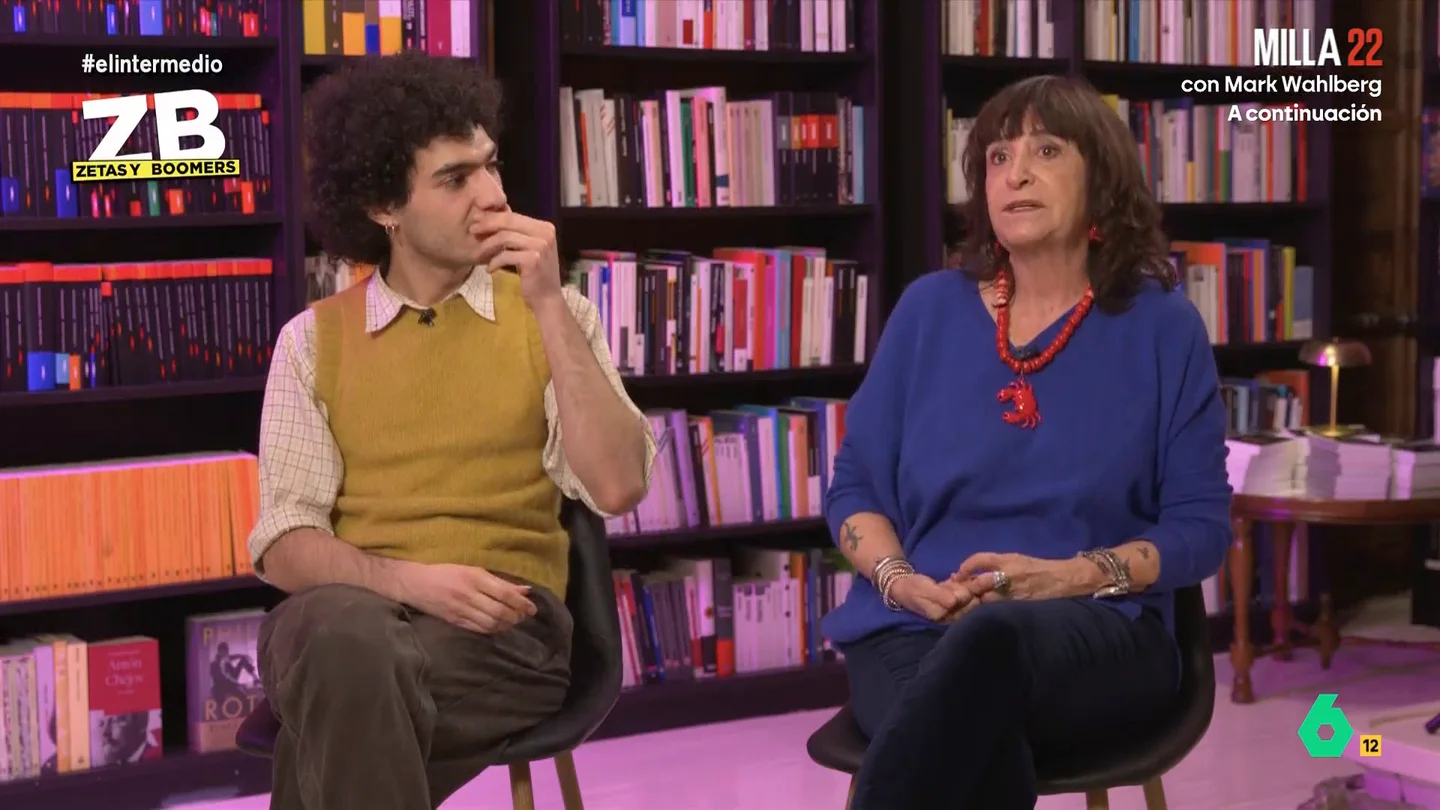 Rosa Montero recuerda con Thais Villas cómo fue publicar su primera novela: "Tuvo mucho éxito, a mi me pareció una mierda" Thais Villas habla con Rosa Montero y Mario Obrero, dos escritores de dos generaciones muy diferentes que, en este vídeo, comparten sus visiones sobre la creación literaria y las dificultades para publicar.
