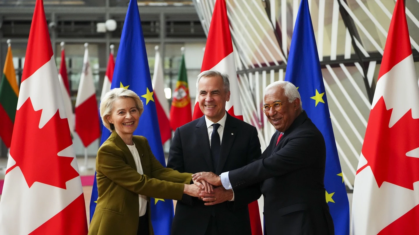 El primer ministro de Canadá, Mark Carney, junto con el presidente del Consejo Europeo, António Costa, y la presidenta de la Comisión Europea, Ursula Von der Leyen El primer ministro de Canadá, Mark Carney, junto con el presidente del Consejo Europeo, António Costa, y la presidenta de la Comisión Europea, Ursula Von der Leyen