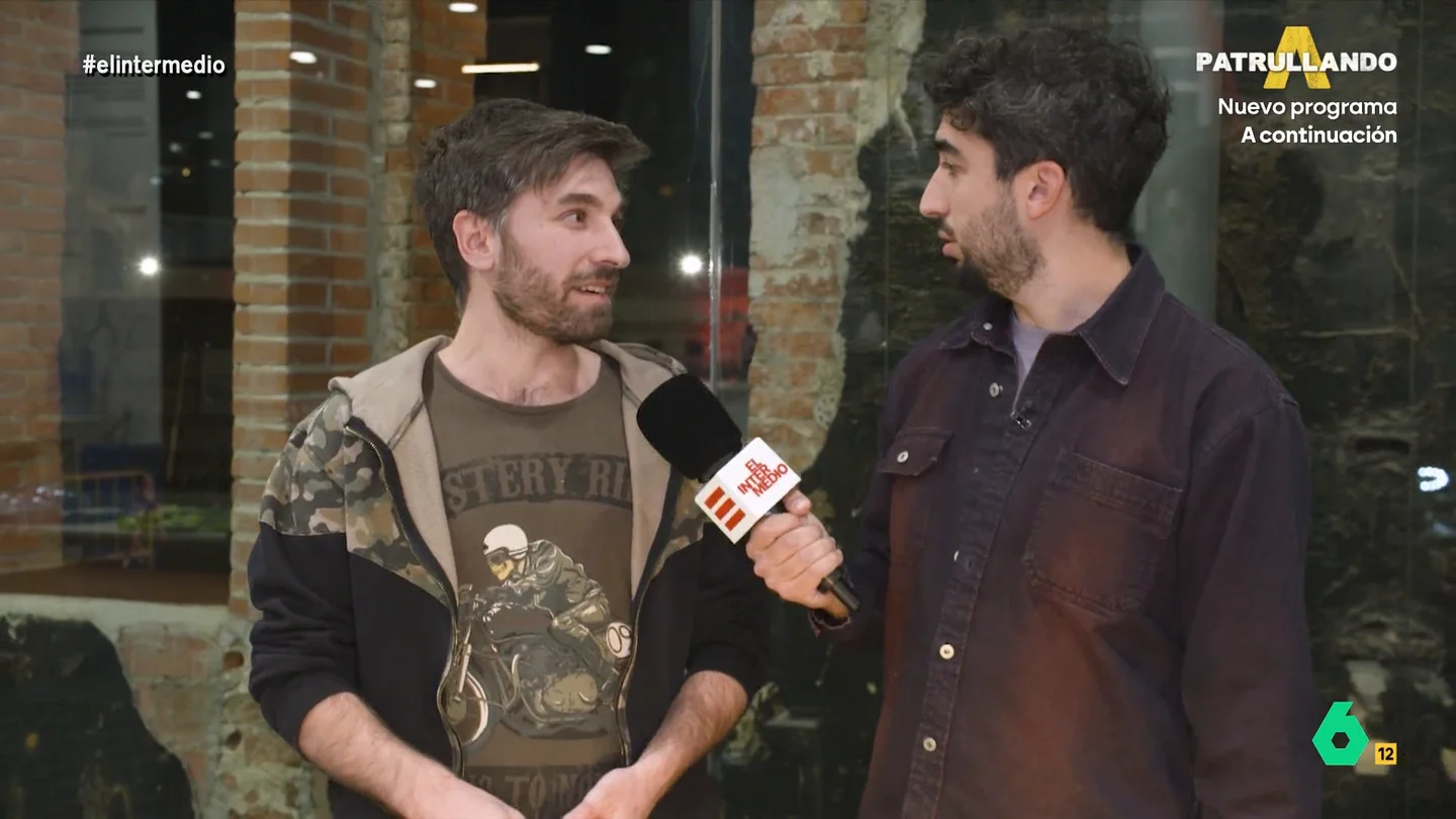 Carlos explica a Isma Juárez en qué consiste Repair Café: "Nos llevamos la alegría de que todo esto no acabe en el vertedero" Carlos explica a Isma Juárez en qué consiste Repair Café: "Nos llevamos la alegría de que todo esto no acabe en el vertedero"