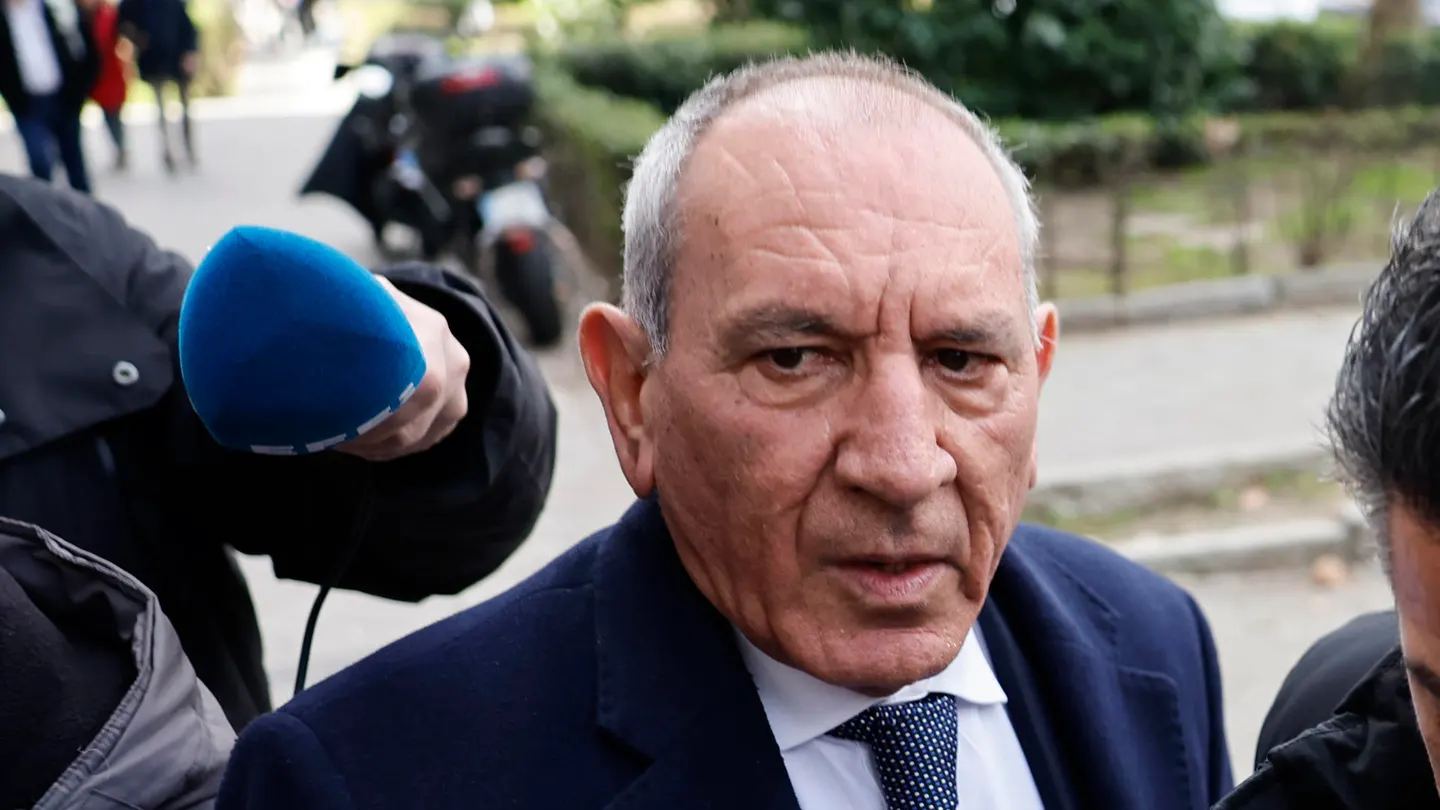 El número dos de la Policía Nacional José Ángel González, denunciado por agresión sexual, a su llegada este miércoles a su domicilio. El número dos de la Policía Nacional José Ángel González, denunciado por agresión sexual, a su llegada este miércoles a su domicilio.