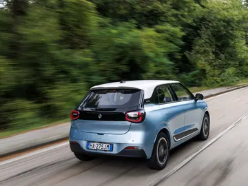 El eléctrico chino que llega por 20.000 € con repuestos en 24 horas y garantía casi ilimitada El eléctrico chino que llega por 20.000 € con repuestos en 24 horas y garantía casi ilimitada