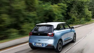El eléctrico chino que llega por 20.000 € con repuestos en 24 horas y garantía casi ilimitada El eléctrico chino que llega por 20.000 € con repuestos en 24 horas y garantía casi ilimitada