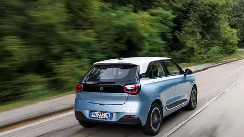 El eléctrico chino que llega por 20.000 € con repuestos en 24 horas y garantía casi ilimitada El eléctrico chino que llega por 20.000 € con repuestos en 24 horas y garantía casi ilimitada