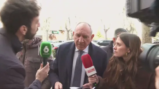 Las imágenes del DAO acusado de agresión sexual y todavía con escolta: dice estar "tranquilo" tras el escándalo Las imágenes del DAO acusado de agresión sexual y todavía con escolta: dice estar "tranquilo" tras el escándalo