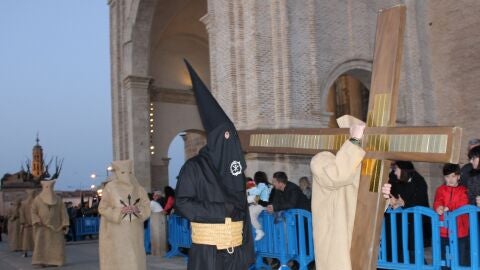 Ensacados de la Cofradía del Silencio del Santísimo Cristo del Rebate