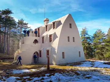 Chalet del Catllaràs de Antoni Gaudí Chalet del Catllaràs de Antoni Gaudí