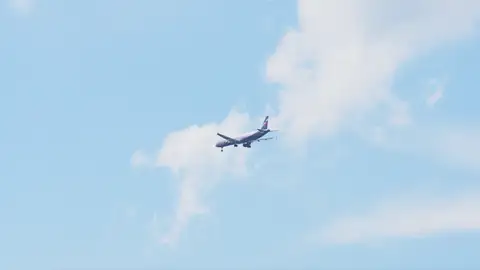 Avión volando Avión volando