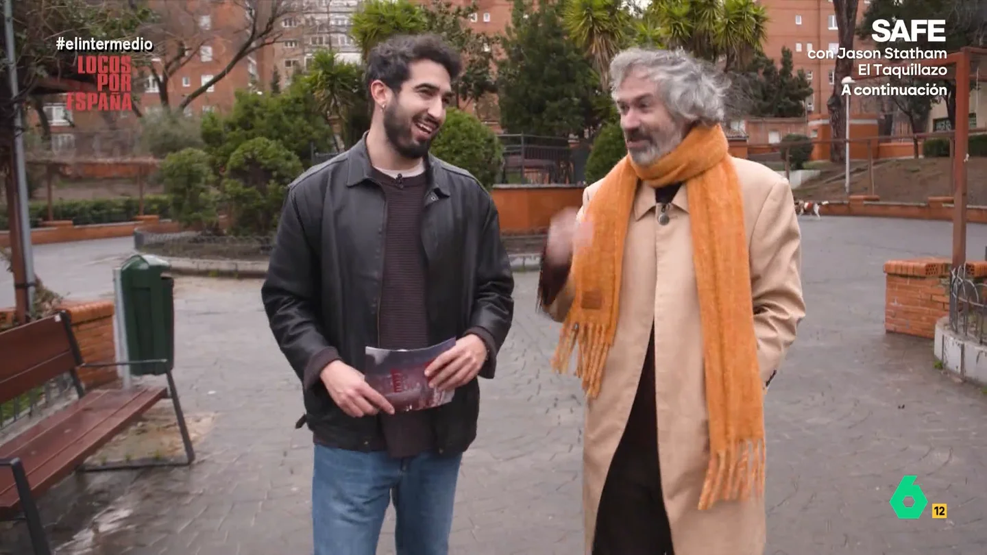 James Rhodes, enamorado de España y del Betis: "Me importa un pepino si Inglaterra gana el Mundial. Nunca va a pasar" Isma Juárez entrevista a James Rhodes, todo un 'loco por España' que en este vídeo le desvela sus expresiones favoritas del castellano, lo que no le gusta de España y ya es "un español de los cojones" con "pasaporte y todo".