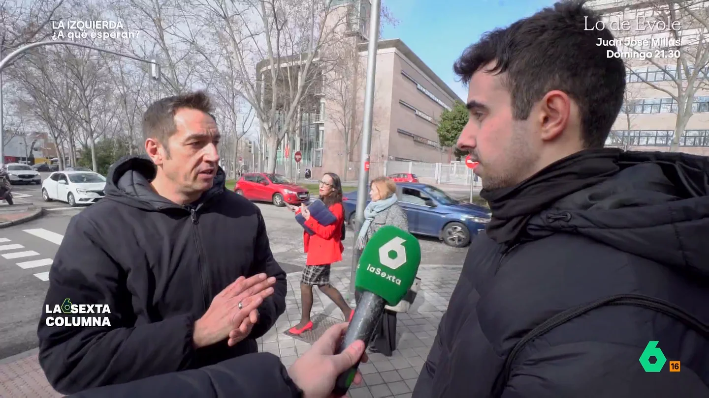"¿Cómo crees que te irá mejor la vida, afiliándote a un sindicato o invirtiendo en criptomonedas?": Emilio Delgado habla a un joven de Vallecas laSexta Columna acompaña a Emilio Delgado por Vallecas, el barrio obrero al que emigraron sus padres y en el que ahora crece la derecha. El diputado de Más Madrid conversa en este vídeo con los vecinos sobre cuestiones como la vivienda y las luchas vecinales.