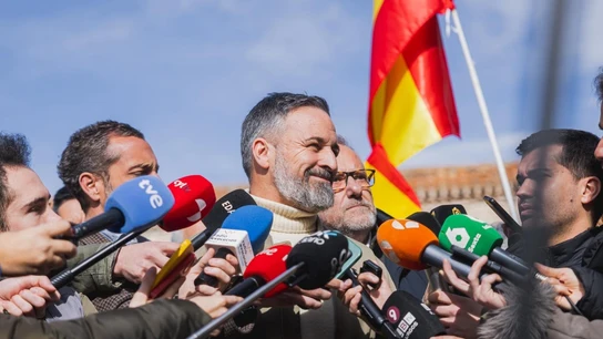 Abascal atiende a los medios en Lerma Abascal atiende a los medios en Lerma