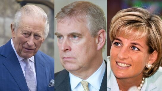 El rey Carlos III, el expr&iacute;ncipe Andr&eacute;s y Diana de Gales.