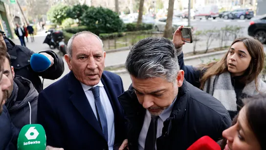 El exDAO, José Ángel Gónzalez, a su llegada este miércoles a su domicilio. El exDAO, José Ángel Gónzalez, a su llegada este miércoles a su domicilio.