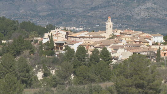 Imagen de Benillup (Alicante), el pueblo al borde de un barranco