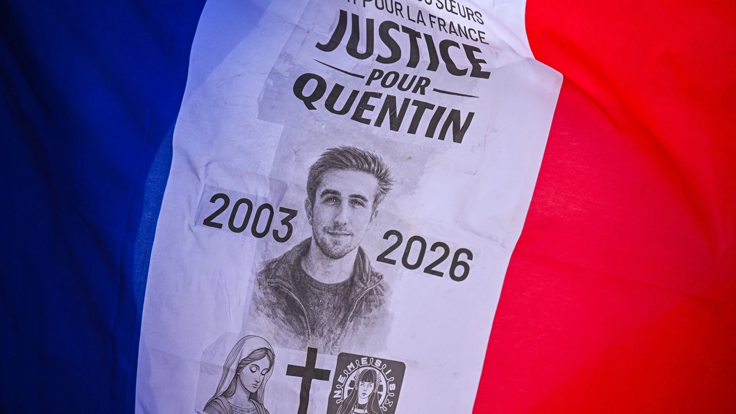 Homenaje a Quentin, el joven que fue golpeado hasta la muerte en Lyon por un grupo de ultraizquierda. Homenaje a Quentin, el joven que fue golpeado hasta la muerte en Lyon por un grupo de ultraizquierda.