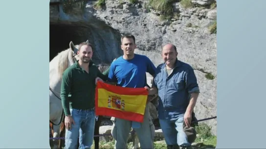 Ortega Smith ahonda la brecha con Vox y se pone de perfil una foto con Abascal y su padre Ortega Smith ahonda la brecha con Vox y se pone de perfil una foto con Abascal y su padre
