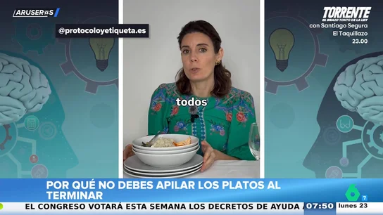 Una experta explica por qué no debes apilar los platos al terminar de comer: "Ni facilita ni ayuda" Una experta explica por qué no debes apilar los platos al terminar de comer: "Ni facilita ni ayuda"
