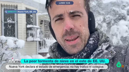 Argemino Barros sufre los estragos de la tormenta de nieve de Nueva York: "La ciudad está prácticamente paralizada" El corresponsal señala que podría ser la mayor tormenta de nieve de la década. Barro indica que las escuelas están cerradas y no se sabe si podrán reabrir este martes.
