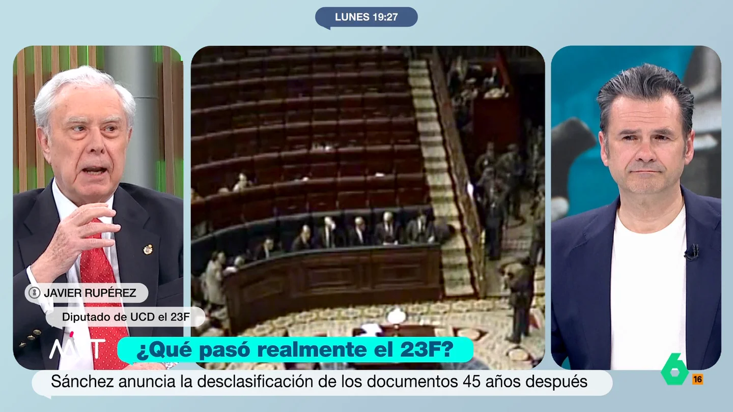 Así vivió Javier Rupérez el 23F desde el Congreso de los Diputados: "Pensábamos que la democracia se venía abajo" El exembajador de España en EEUU, en ese momento, era diputado de UCD. Como cuenta, las primeras horas del golpe de Estado "fueron verdaderamente terribles". A pesar de ello, pasadas las horas se dieron cuenta que había fracasado.