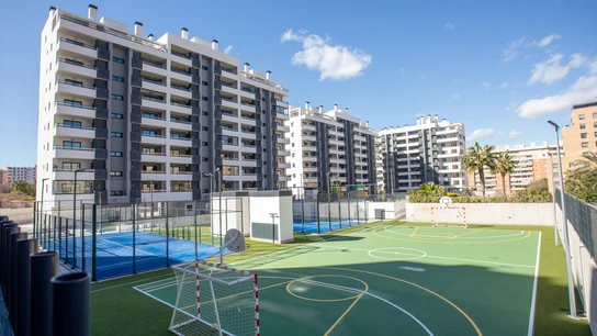 Vista del Residencial Les Naus, a 5 de febrero de 2026, en Alicante, Comunidad Valenciana (España). Vista del Residencial Les Naus, a 5 de febrero de 2026, en Alicante, Comunidad Valenciana (España).