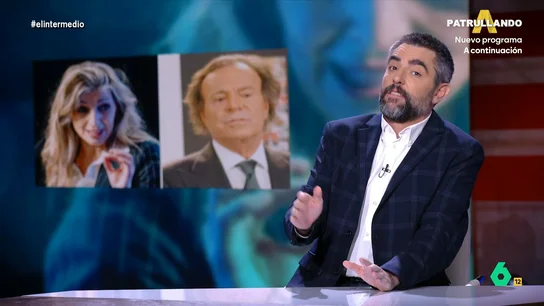 Dani Mateo analiza la 'noticia del día': "Un Iglesias quiere cargarse a Yolanda Díaz y no es Pablo" El cantante Julio Iglesias ha demandado a la vicepresidenta segunda del Gobierno ya que le ha señalado como abusador sexual.