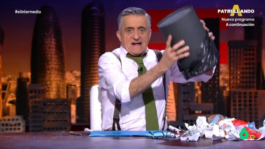  Wyoming tira basura siguiendo el ejemplo de Feij&oacute;o: "Yo esparzo la del plat&oacute; y &eacute;l el discurso de extrema derecha"