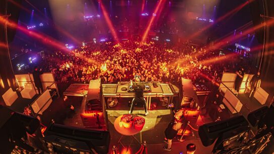 Foto de archivo de una fiesta de m&uacute;sica electr&oacute;nica