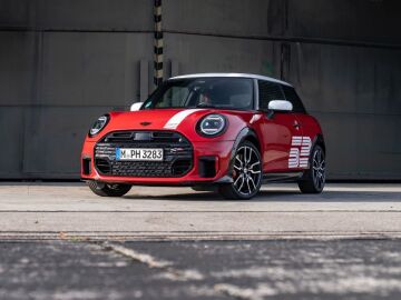 Este es uno de los Mini Cooper m&aacute;s especiales de siempre por un motivo deportivo y a&ntilde;ejo