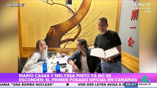 La mirada de enamorado de Mario Casas a Melyssa Pinto: "B&uacute;scate un chico que te mire as&iacute;"