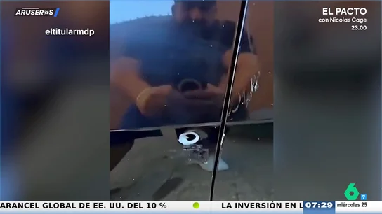 Un tiktoker intenta vender un coche de 13 años con dos agujeros de bala y 200 km Un tiktoker intenta vender un coche de 13 años con dos agujeros de bala y 200 km