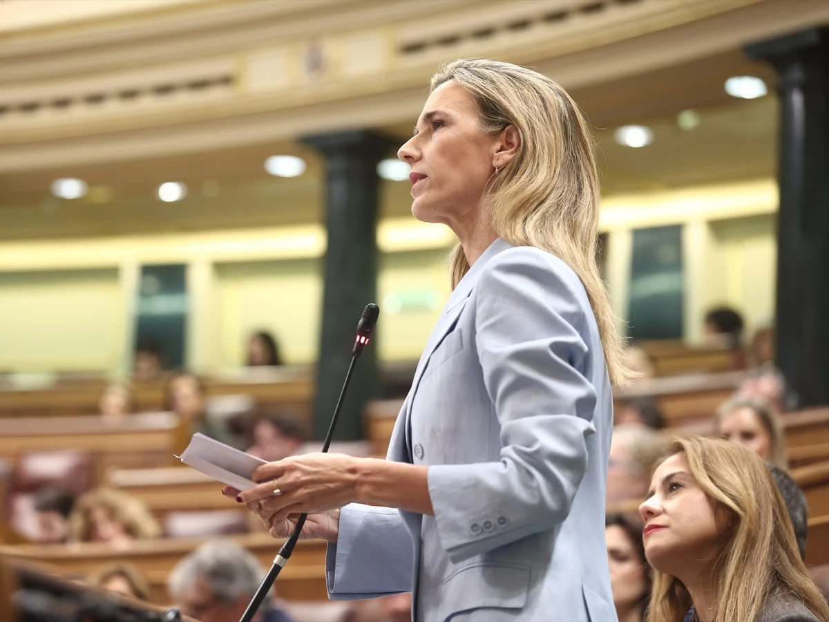 Enfado en el Gobierno por la petición de Álvarez de Toledo de "desclasificar el historial médico" de Pedro Sánchez