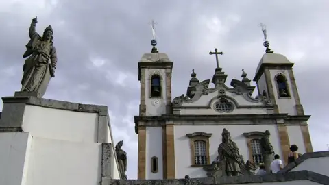 Profetas y Basílica de Congonhas Profetas y Basílica de Congonhas