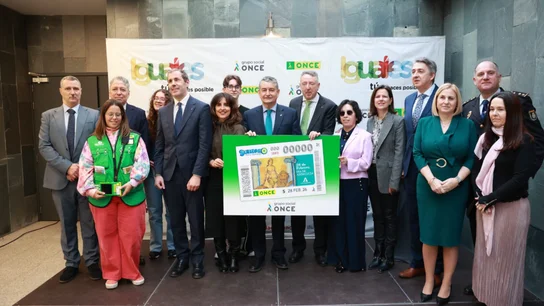 Presentación del cupón del Sueldazo (ONCE) en homenaje al 28 de febrero, día de Andalucía Presentación del cupón del Sueldazo (ONCE) en homenaje al 28 de febrero, día de Andalucía