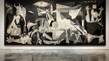 Vista del Guernica de Picasso en el Museo Reina Sofía de Madrid Vista del Guernica de Picasso en el Museo Reina Sofía de Madrid