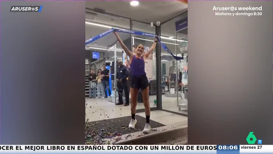 Verdeliss logra el reto de correr 24 horas en una cinta tras hacer 254 kilómetros: así ha sido la cuenta atrás Verdeliss logra el reto de correr 24 horas en una cinta tras hacer 254 kilómetros: así ha sido la cuenta atrás