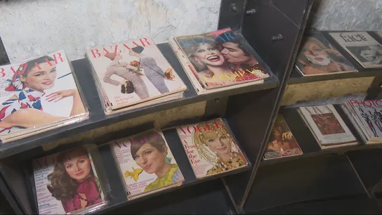 Una biblioteca para descubrir todos los secretos de la moda entre más de 5.700 revistas y catálogos Una biblioteca para descubrir todos los secretos de la moda entre más de 5.700 revistas y catálogos