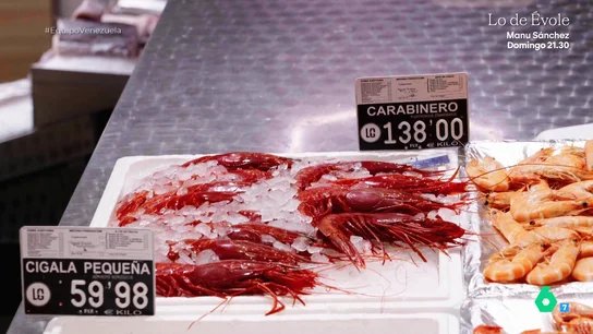 Aperitivos de 800 euros y tickets de marisco de 500: el lujo gastronómico de los venezolanos en el barrio de Salamanca Equipo de Investigación visita el Mercado de la Paz, en el barrio de Salamanca, para descubrir si se nota el incremento de venezolanos adinerados en la zona, y cuáles son sus gustos más exclusivos.