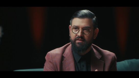 Manu S&aacute;nchez denuncia que "se nos est&aacute; olvidando la lucha de clases": "Cuando el moro viene en yate, se le abren las tiendas de noche"