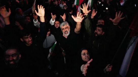 El pueblo iran&iacute; celebra la muerte del l&iacute;der Jamenei este s&aacute;bado en Teher&aacute;n. 