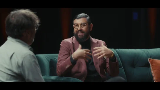 Manu Sánchez, el "payaso serio" que se muere de risa: "Me ha llegado la hostia del cáncer y no he podido deshacerme del humor" Manu Sánchez, el "payaso serio" que se muere de risa: "Me ha llegado la hostia del cáncer y no he podido deshacerme del humor"