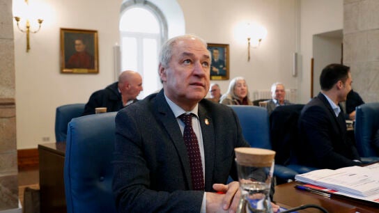 Jos&eacute; Tom&eacute; en una imagen de archivo el d&iacute;a que formaliz&oacute; en el pleno de la Diputaci&oacute;n de Lugo su renuncia al frente de esta instituci&oacute;n. 